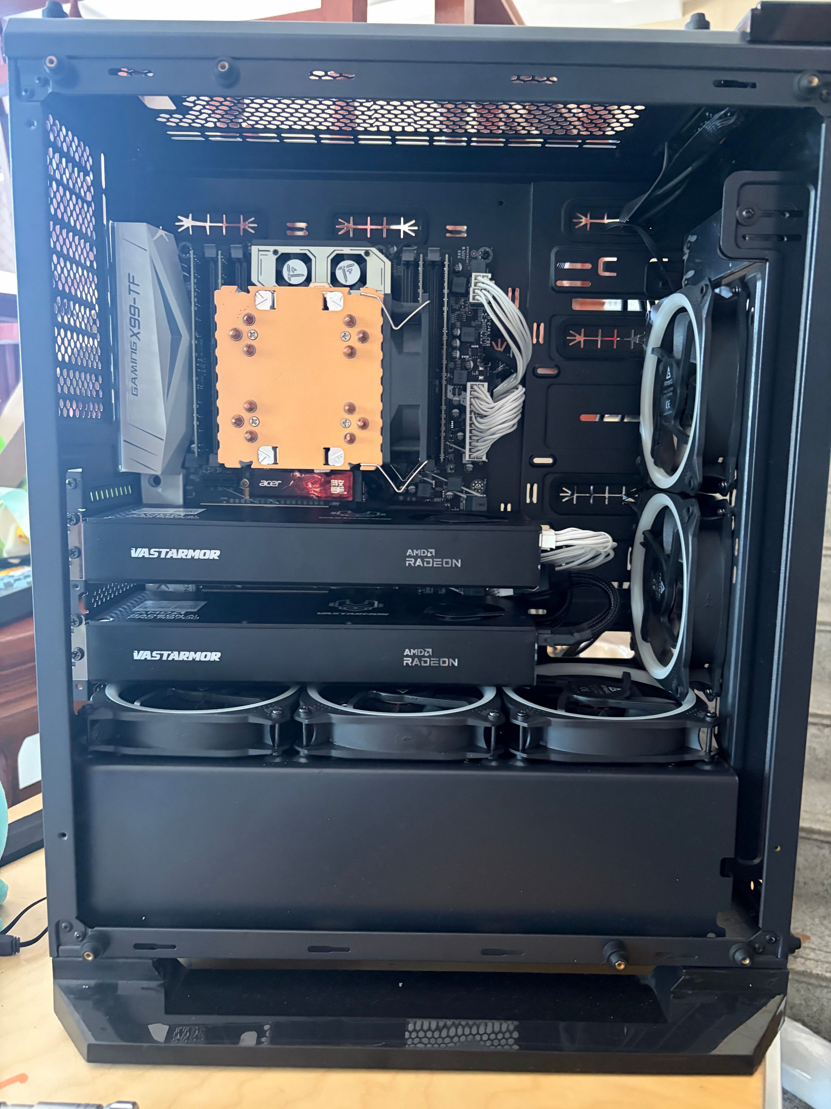 双 R9700 工作站实机照片